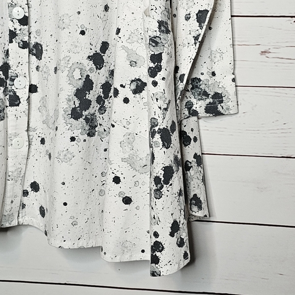 Snapdragon & Twig Paint Splatter Button Front Swing Tunic - Picture 4 of 12